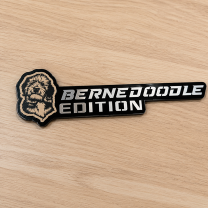 Insignia de texto personalizada - Escriba la suya propia - Fuente agresiva - Doble capa
